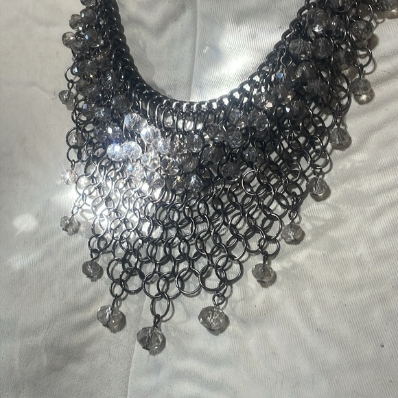 Mesh bib style necklace - Picture 2 of 4